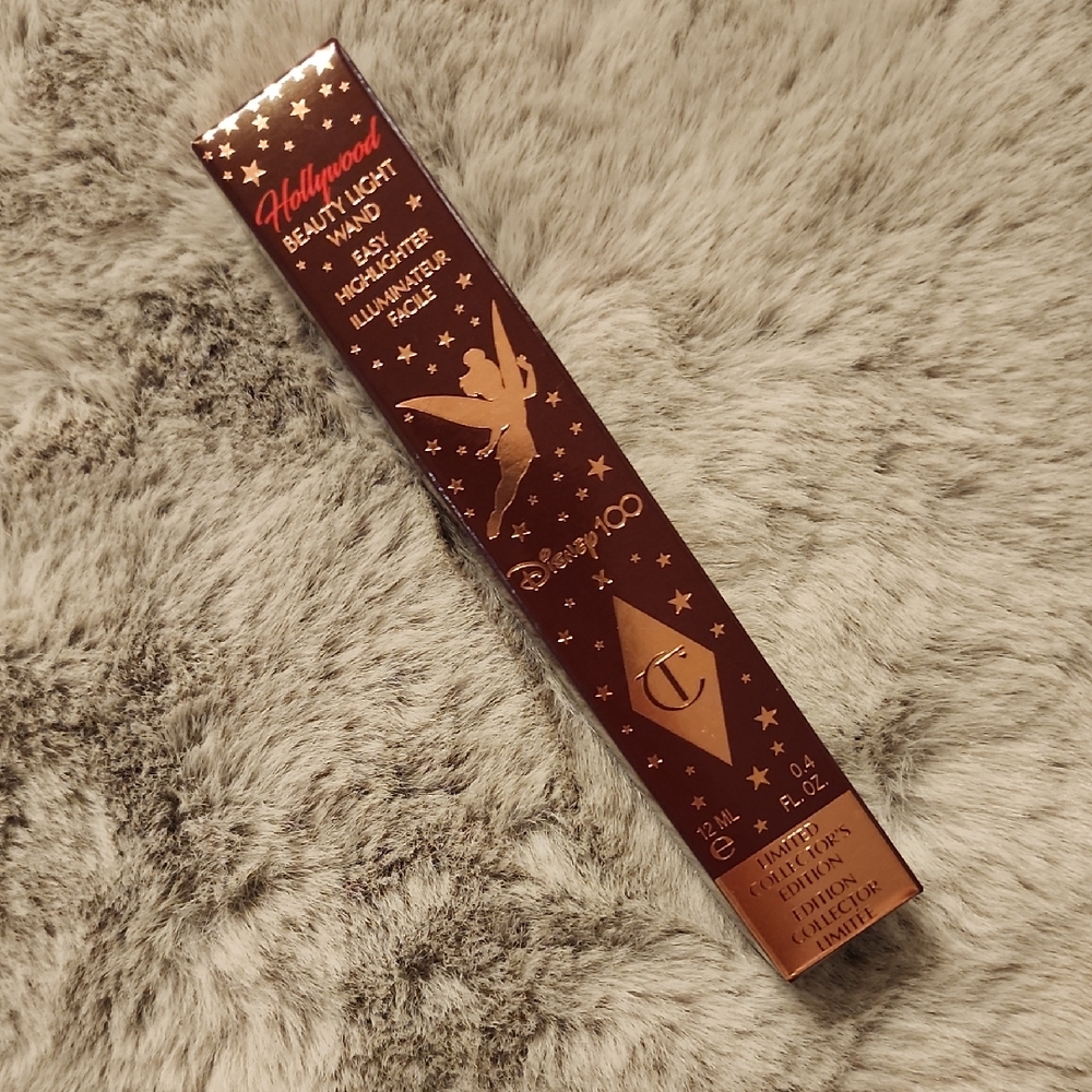 Charlotte Tilbury Hollywood Beauty Light Wand in Rose Gold